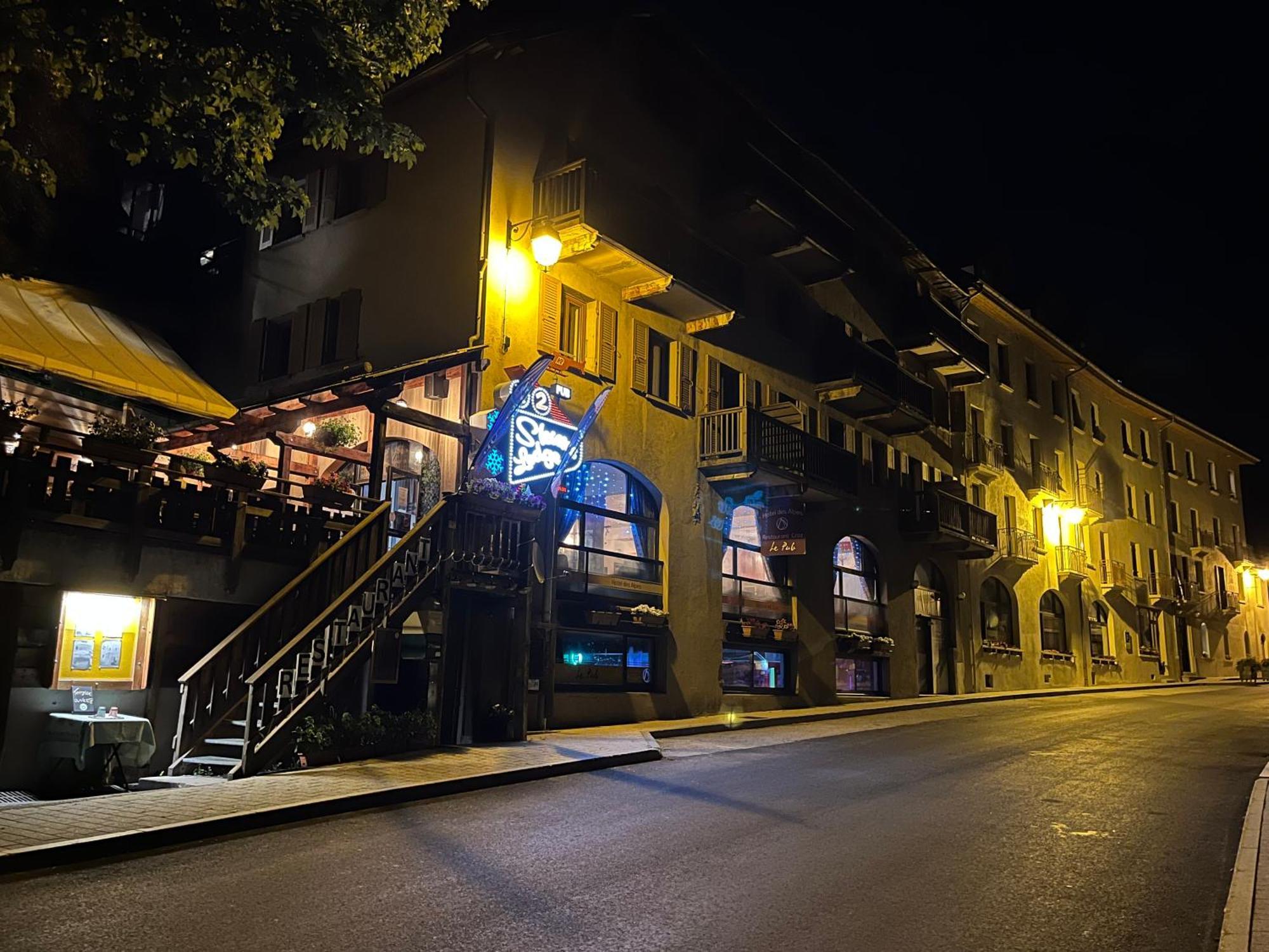 Hotel Des Alpes - Skiers & Bikers Lodge La Grave Exterior photo