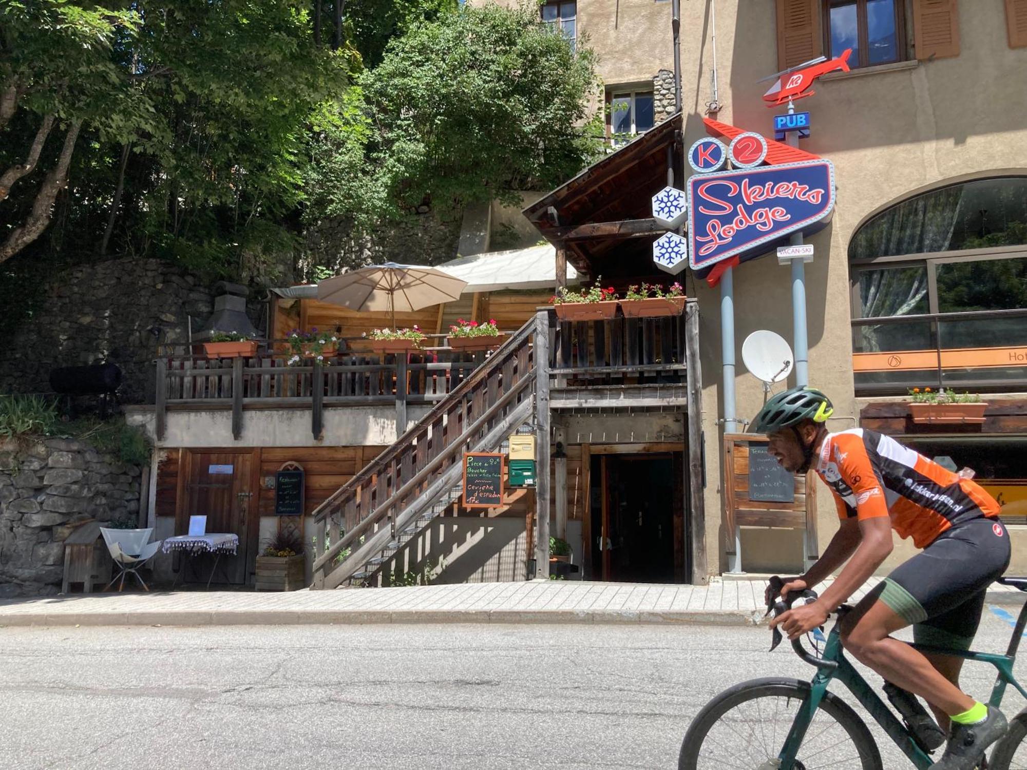 Hotel Des Alpes - Skiers & Bikers Lodge La Grave Exterior photo
